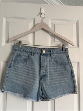 NWT Forever 21 Light Wash Women's Denim Shorts